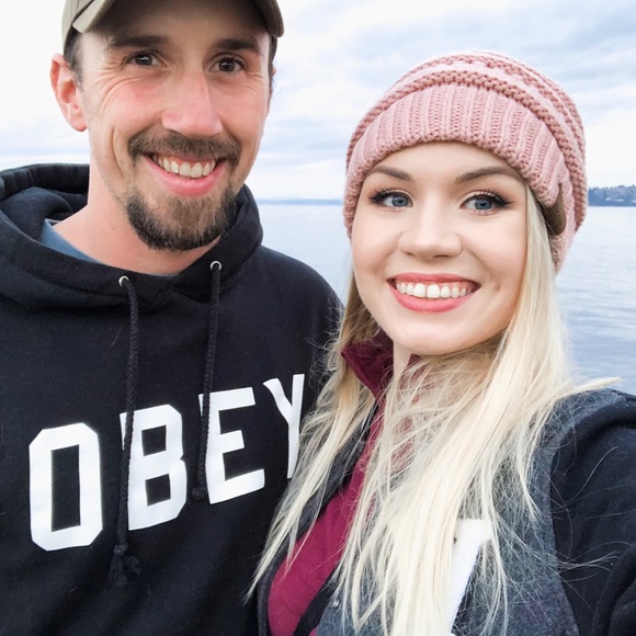 Meet your Posher, Nichole - Picture 2 of 5